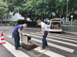 广州海珠区多项举措抓实强降雨防御工作 排水口清疏及清理河涌