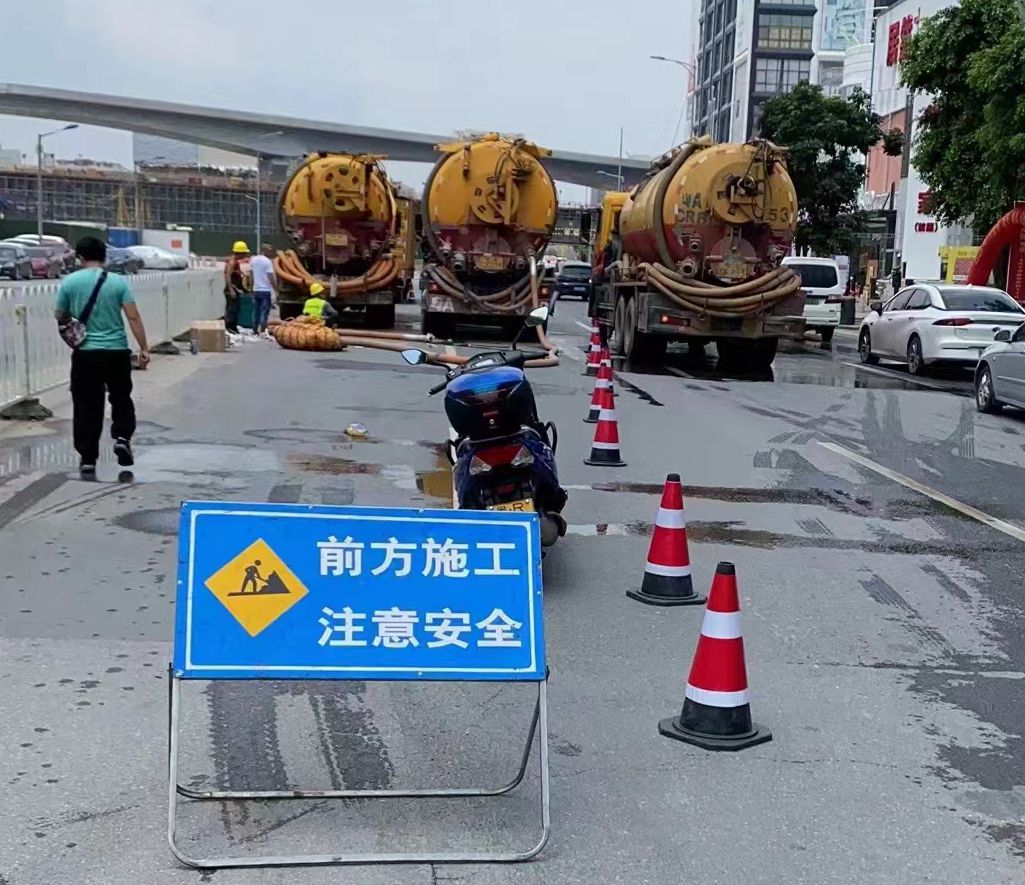  广州中心城区设56个防汛布防点 清疏雨水井699座，清理雨水篦子1200个